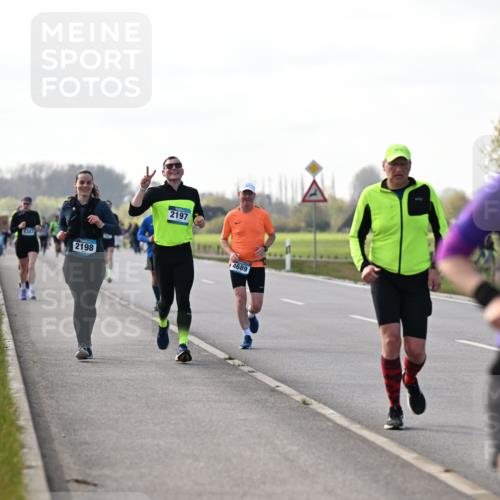 12.04.2026 - 45. Internationalen Wilhelmsburger Insellauf Dr. Thomas Lammeyer http://msf.ph/oto/9445526 12.04.2026 10:23:25 Laufen 5347, 2198, 2197, 4689, 4929 meine-sportfotos.de