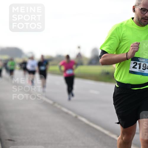 12.04.2026 - 45. Internationalen Wilhelmsburger Insellauf Dr. Thomas Lammeyer http://msf.ph/oto/9445594 12.04.2026 10:23:42 Laufen 45, 2194 meine-sportfotos.de