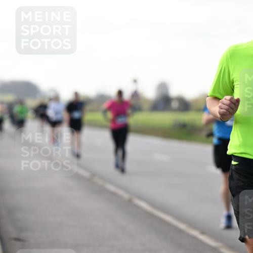 12.04.2026 - 45. Internationalen Wilhelmsburger Insellauf Dr. Thomas Lammeyer http://msf.ph/oto/9445596 12.04.2026 10:23:42 Laufen 45, 2194 meine-sportfotos.de