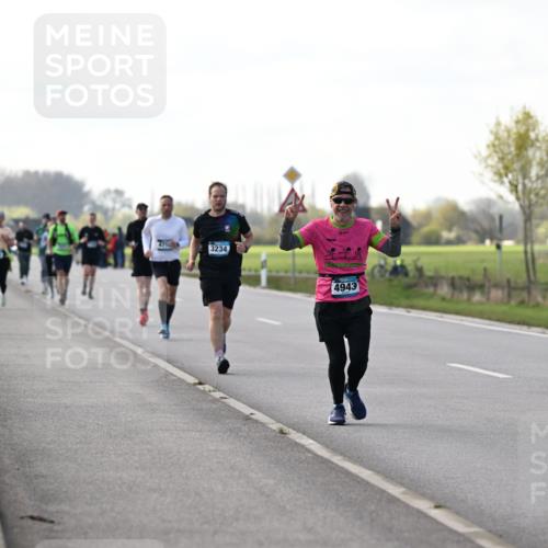 12.04.2026 - 45. Internationalen Wilhelmsburger Insellauf Dr. Thomas Lammeyer http://msf.ph/oto/9445611 12.04.2026 10:23:45 Laufen 3234, 4943 meine-sportfotos.de