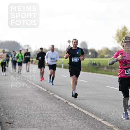 12.04.2026 - 45. Internationalen Wilhelmsburger Insellauf Dr. Thomas Lammeyer http://msf.ph/oto/9445627 12.04.2026 10:23:47 Laufen 3234, 4943 meine-sportfotos.de