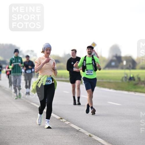 12.04.2026 - 45. Internationalen Wilhelmsburger Insellauf Dr. Thomas Lammeyer http://msf.ph/oto/9445649 12.04.2026 10:23:55 Laufen 395, 4024, 318 meine-sportfotos.de
