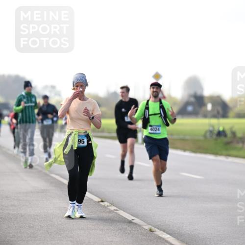 12.04.2026 - 45. Internationalen Wilhelmsburger Insellauf Dr. Thomas Lammeyer http://msf.ph/oto/9445650 12.04.2026 10:23:55 Laufen 95, 4024, 318 meine-sportfotos.de