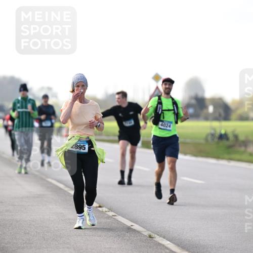 12.04.2026 - 45. Internationalen Wilhelmsburger Insellauf Dr. Thomas Lammeyer http://msf.ph/oto/9445652 12.04.2026 10:23:55 Laufen 2895, 4024, 318 meine-sportfotos.de