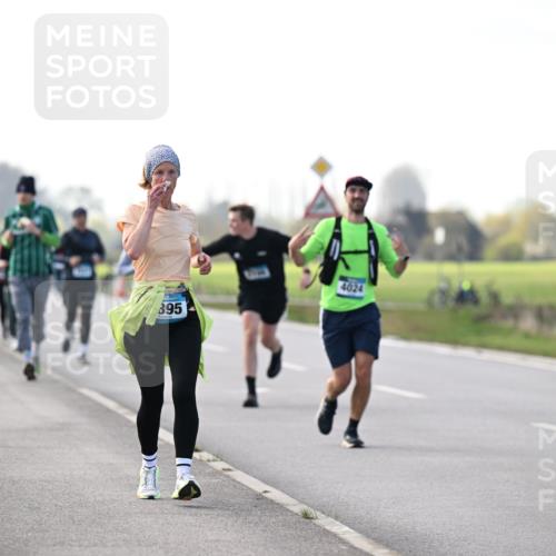 12.04.2026 - 45. Internationalen Wilhelmsburger Insellauf Dr. Thomas Lammeyer http://msf.ph/oto/9445653 12.04.2026 10:23:55 Laufen 895, 4024, 318 meine-sportfotos.de
