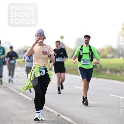 12.04.2026 - 45. Internationalen Wilhelmsburger Insellauf Dr. Thomas Lammeyer http://msf.ph/oto/9445656 12.04.2026 10:23:56 Laufen 95, 4024 meine-sportfotos.de