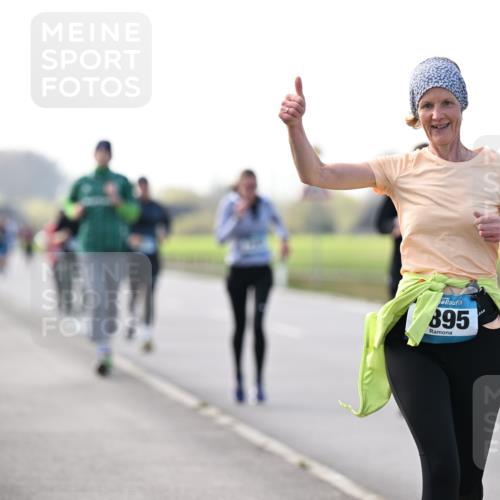 12.04.2026 - 45. Internationalen Wilhelmsburger Insellauf Dr. Thomas Lammeyer http://msf.ph/oto/9445665 12.04.2026 10:23:58 Laufen 895, 40 meine-sportfotos.de
