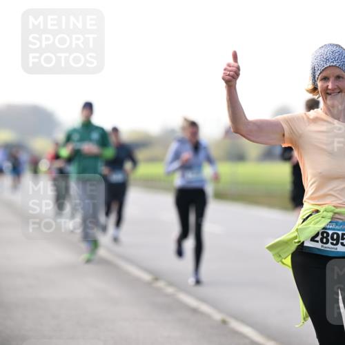 12.04.2026 - 45. Internationalen Wilhelmsburger Insellauf Dr. Thomas Lammeyer http://msf.ph/oto/9445666 12.04.2026 10:23:59 Laufen 2895 meine-sportfotos.de