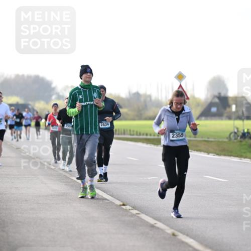 12.04.2026 - 45. Internationalen Wilhelmsburger Insellauf Dr. Thomas Lammeyer http://msf.ph/oto/9445670 12.04.2026 10:23:59 Laufen 5608, 2554, 2834, 2746, 2355 meine-sportfotos.de