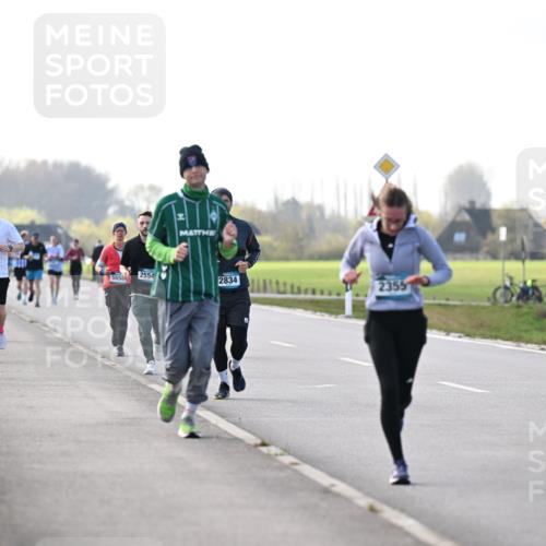 12.04.2026 - 45. Internationalen Wilhelmsburger Insellauf Dr. Thomas Lammeyer http://msf.ph/oto/9445672 12.04.2026 10:24:00 Laufen 5608, 565, 2554, 2834, 2355 meine-sportfotos.de