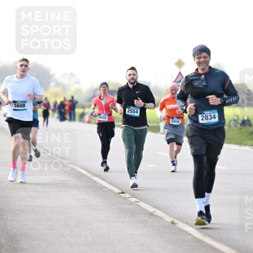 12.04.2026 - 45. Internationalen Wilhelmsburger Insellauf Dr. Thomas Lammeyer http://msf.ph/oto/9445704 12.04.2026 10:24:05 Laufen 5608, 5650, 2554, 2834, 5006 meine-sportfotos.de