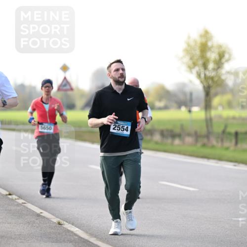 12.04.2026 - 45. Internationalen Wilhelmsburger Insellauf Dr. Thomas Lammeyer http://msf.ph/oto/9445715 12.04.2026 10:24:08 Laufen 26, 5608, 5650, 2554 meine-sportfotos.de