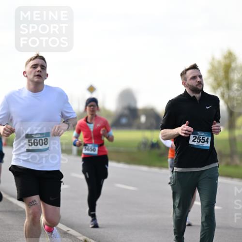 12.04.2026 - 45. Internationalen Wilhelmsburger Insellauf Dr. Thomas Lammeyer http://msf.ph/oto/9445720 12.04.2026 10:24:09 Laufen 5608, 5650, 2554 meine-sportfotos.de