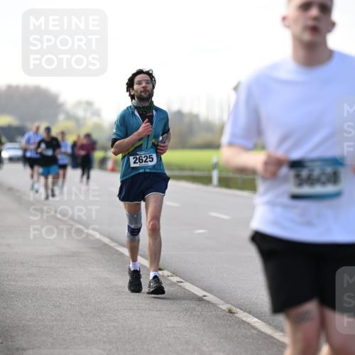 12.04.2026 - 45. Internationalen Wilhelmsburger Insellauf Dr. Thomas Lammeyer http://msf.ph/oto/9445726 12.04.2026 10:24:10 Laufen 2625, 5600 meine-sportfotos.de