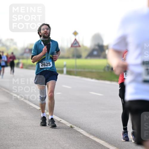 12.04.2026 - 45. Internationalen Wilhelmsburger Insellauf Dr. Thomas Lammeyer http://msf.ph/oto/9445731 12.04.2026 10:24:11 Laufen 2625, 5600, 5 meine-sportfotos.de