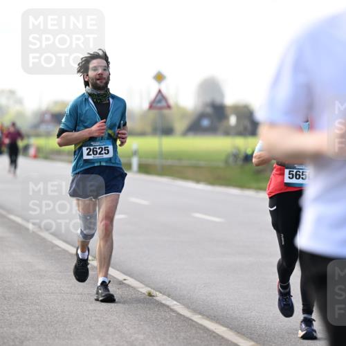12.04.2026 - 45. Internationalen Wilhelmsburger Insellauf Dr. Thomas Lammeyer http://msf.ph/oto/9445732 12.04.2026 10:24:11 Laufen 45, 2625, 565, 5600 meine-sportfotos.de