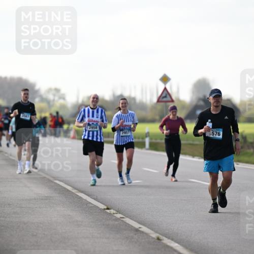 12.04.2026 - 45. Internationalen Wilhelmsburger Insellauf Dr. Thomas Lammeyer http://msf.ph/oto/9445754 12.04.2026 10:24:22 Laufen 3567, 2958, 2957, 576 meine-sportfotos.de