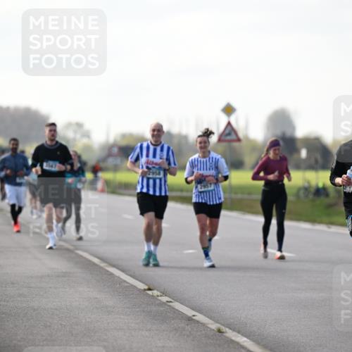 12.04.2026 - 45. Internationalen Wilhelmsburger Insellauf Dr. Thomas Lammeyer http://msf.ph/oto/9445763 12.04.2026 10:24:23 Laufen 2958, 3576 meine-sportfotos.de