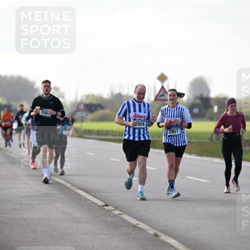 12.04.2026 - 45. Internationalen Wilhelmsburger Insellauf Dr. Thomas Lammeyer http://msf.ph/oto/9445770 12.04.2026 10:24:24 Laufen 356, 2958, 2957 meine-sportfotos.de
