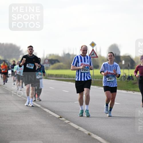 12.04.2026 - 45. Internationalen Wilhelmsburger Insellauf Dr. Thomas Lammeyer http://msf.ph/oto/9445774 12.04.2026 10:24:25 Laufen 4457, 3567, 267, 2958, 2957 meine-sportfotos.de