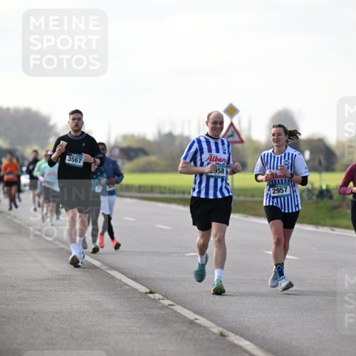 12.04.2026 - 45. Internationalen Wilhelmsburger Insellauf Dr. Thomas Lammeyer http://msf.ph/oto/9445775 12.04.2026 10:24:25 Laufen 3567, 958, 2957 meine-sportfotos.de