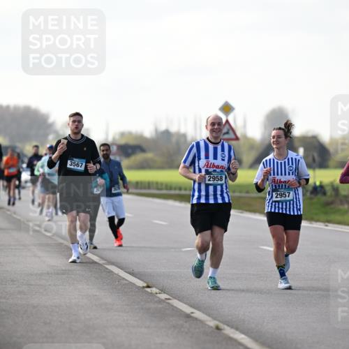 12.04.2026 - 45. Internationalen Wilhelmsburger Insellauf Dr. Thomas Lammeyer http://msf.ph/oto/9445776 12.04.2026 10:24:25 Laufen 3567, 4459, 2958, 2957 meine-sportfotos.de