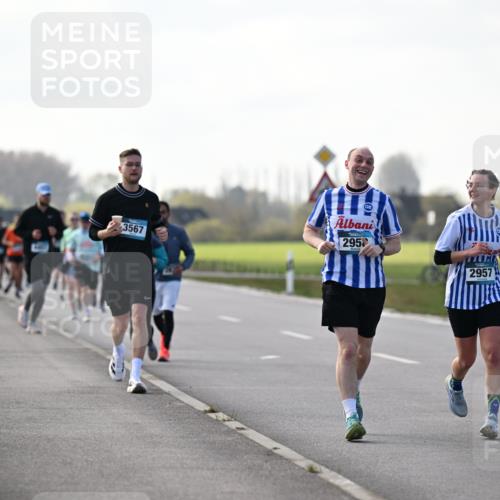 12.04.2026 - 45. Internationalen Wilhelmsburger Insellauf Dr. Thomas Lammeyer http://msf.ph/oto/9445783 12.04.2026 10:24:26 Laufen 3567, 295, 2957 meine-sportfotos.de