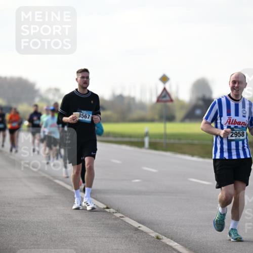 12.04.2026 - 45. Internationalen Wilhelmsburger Insellauf Dr. Thomas Lammeyer http://msf.ph/oto/9445792 12.04.2026 10:24:27 Laufen 3567, 2958, 2957 meine-sportfotos.de
