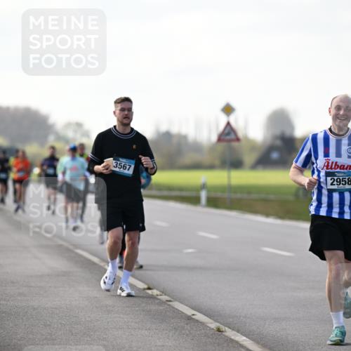 12.04.2026 - 45. Internationalen Wilhelmsburger Insellauf Dr. Thomas Lammeyer http://msf.ph/oto/9445794 12.04.2026 10:24:27 Laufen 3567, 2958, 29 meine-sportfotos.de