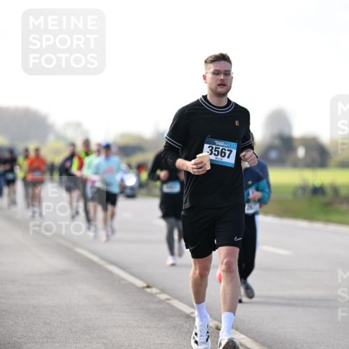 12.04.2026 - 45. Internationalen Wilhelmsburger Insellauf Dr. Thomas Lammeyer http://msf.ph/oto/9445808 12.04.2026 10:24:30 Laufen 3567 meine-sportfotos.de
