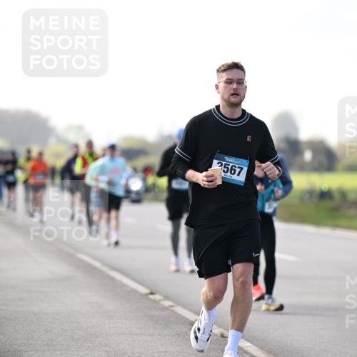 12.04.2026 - 45. Internationalen Wilhelmsburger Insellauf Dr. Thomas Lammeyer http://msf.ph/oto/9445809 12.04.2026 10:24:30 Laufen 2567 meine-sportfotos.de