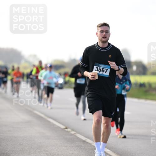 12.04.2026 - 45. Internationalen Wilhelmsburger Insellauf Dr. Thomas Lammeyer http://msf.ph/oto/9445810 12.04.2026 10:24:30 Laufen 3567 meine-sportfotos.de