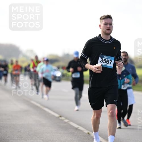 12.04.2026 - 45. Internationalen Wilhelmsburger Insellauf Dr. Thomas Lammeyer http://msf.ph/oto/9445813 12.04.2026 10:24:31 Laufen 445, 3567 meine-sportfotos.de
