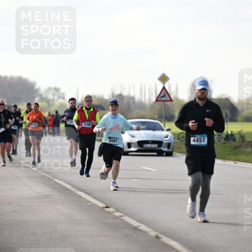 12.04.2026 - 45. Internationalen Wilhelmsburger Insellauf Dr. Thomas Lammeyer http://msf.ph/oto/9445825 12.04.2026 10:24:33 Laufen 2162, 5740, 4298, 4457, 5501 meine-sportfotos.de