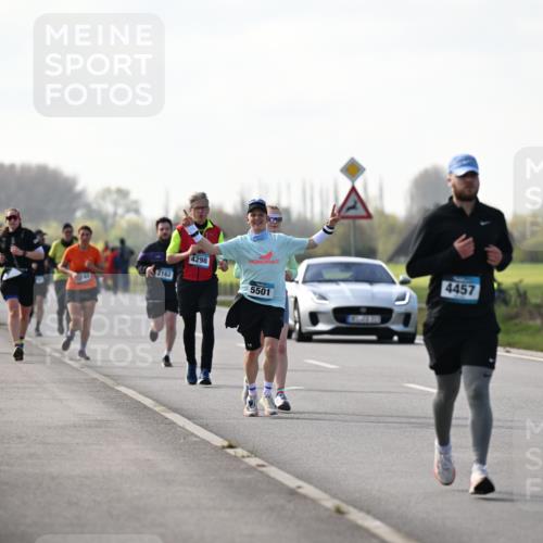 12.04.2026 - 45. Internationalen Wilhelmsburger Insellauf Dr. Thomas Lammeyer http://msf.ph/oto/9445829 12.04.2026 10:24:34 Laufen 2162, 4298, 5501, 4457 meine-sportfotos.de