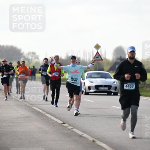 12.04.2026 - 45. Internationalen Wilhelmsburger Insellauf Dr. Thomas Lammeyer http://msf.ph/oto/9445830 12.04.2026 10:24:34 Laufen 2701, 740, 4298, 5501, 4457 meine-sportfotos.de