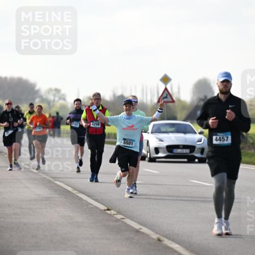 12.04.2026 - 45. Internationalen Wilhelmsburger Insellauf Dr. Thomas Lammeyer http://msf.ph/oto/9445831 12.04.2026 10:24:34 Laufen 4298, 6740, 5501, 4457 meine-sportfotos.de