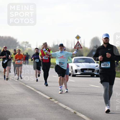 12.04.2026 - 45. Internationalen Wilhelmsburger Insellauf Dr. Thomas Lammeyer http://msf.ph/oto/9445832 12.04.2026 10:24:34 Laufen 2162, 4298, 5501, 4457 meine-sportfotos.de
