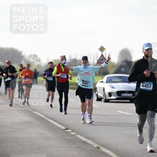 12.04.2026 - 45. Internationalen Wilhelmsburger Insellauf Dr. Thomas Lammeyer http://msf.ph/oto/9445835 12.04.2026 10:24:35 Laufen 5501, 4457 meine-sportfotos.de