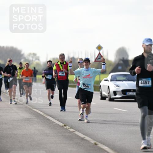 12.04.2026 - 45. Internationalen Wilhelmsburger Insellauf Dr. Thomas Lammeyer http://msf.ph/oto/9445837 12.04.2026 10:24:35 Laufen 5740, 2162, 4298, 5501, 4457 meine-sportfotos.de