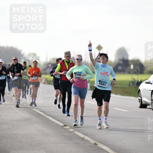 12.04.2026 - 45. Internationalen Wilhelmsburger Insellauf Dr. Thomas Lammeyer http://msf.ph/oto/9445843 12.04.2026 10:24:36 Laufen 2701, 2163, 2795, 5501, 4457 meine-sportfotos.de