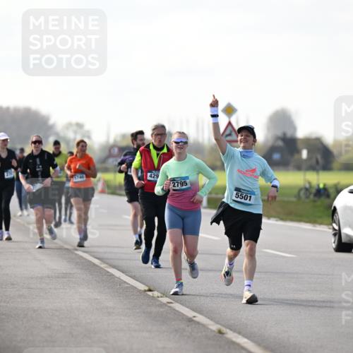 12.04.2026 - 45. Internationalen Wilhelmsburger Insellauf Dr. Thomas Lammeyer http://msf.ph/oto/9445844 12.04.2026 10:24:36 Laufen 270, 429, 2795, 5501, 445 meine-sportfotos.de