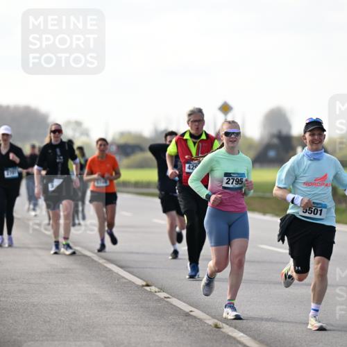 12.04.2026 - 45. Internationalen Wilhelmsburger Insellauf Dr. Thomas Lammeyer http://msf.ph/oto/9445856 12.04.2026 10:24:38 Laufen 42, 2795, 5501 meine-sportfotos.de