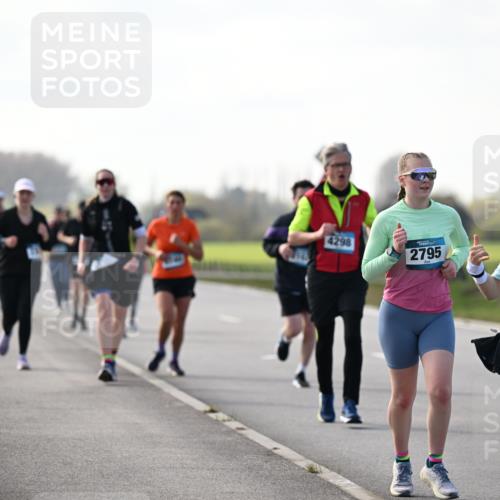 12.04.2026 - 45. Internationalen Wilhelmsburger Insellauf Dr. Thomas Lammeyer http://msf.ph/oto/9445862 12.04.2026 10:24:39 Laufen 4298, 2795, 5501 meine-sportfotos.de