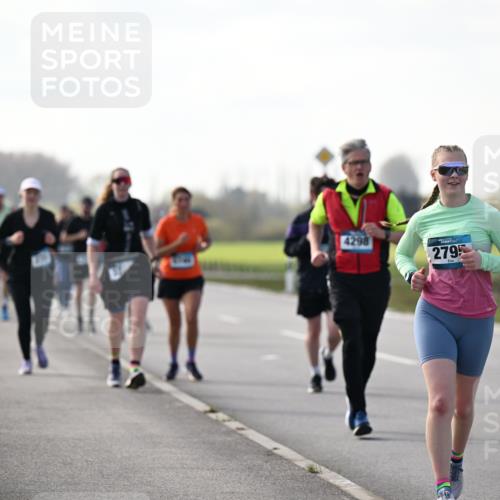 12.04.2026 - 45. Internationalen Wilhelmsburger Insellauf Dr. Thomas Lammeyer http://msf.ph/oto/9445865 12.04.2026 10:24:40 Laufen 4298, 2795, 5501 meine-sportfotos.de
