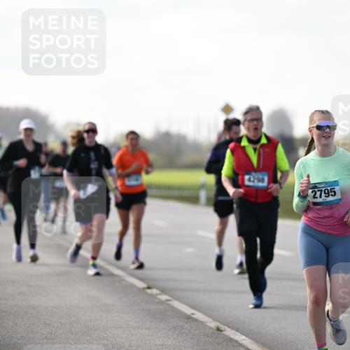 12.04.2026 - 45. Internationalen Wilhelmsburger Insellauf Dr. Thomas Lammeyer http://msf.ph/oto/9445866 12.04.2026 10:24:40 Laufen 4298, 2795, 55, 1 meine-sportfotos.de