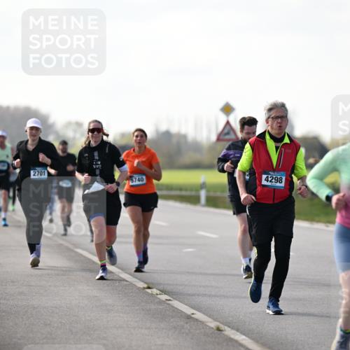 12.04.2026 - 45. Internationalen Wilhelmsburger Insellauf Dr. Thomas Lammeyer http://msf.ph/oto/9445867 12.04.2026 10:24:40 Laufen 2701, 5740, 4298, 2795 meine-sportfotos.de