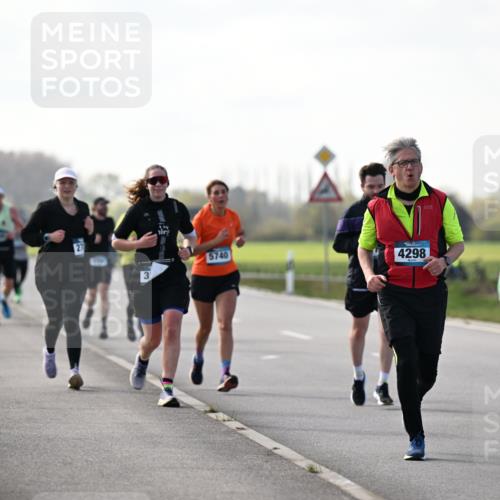 12.04.2026 - 45. Internationalen Wilhelmsburger Insellauf Dr. Thomas Lammeyer http://msf.ph/oto/9445869 12.04.2026 10:24:40 Laufen 5740, 4298, 2795 meine-sportfotos.de