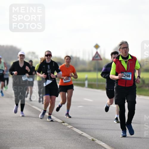 12.04.2026 - 45. Internationalen Wilhelmsburger Insellauf Dr. Thomas Lammeyer http://msf.ph/oto/9445870 12.04.2026 10:24:40 Laufen 270, 298, 795 meine-sportfotos.de
