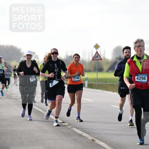 12.04.2026 - 45. Internationalen Wilhelmsburger Insellauf Dr. Thomas Lammeyer http://msf.ph/oto/9445872 12.04.2026 10:24:41 Laufen 2701, 3, 5740, 4298 meine-sportfotos.de